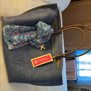 Lilly Pulitzer Blue beach bag with Scarf with Tropical Print